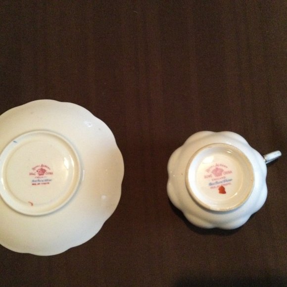 Royal Albert saucer and cup petit point bone china made in England - Picture 8 of 8